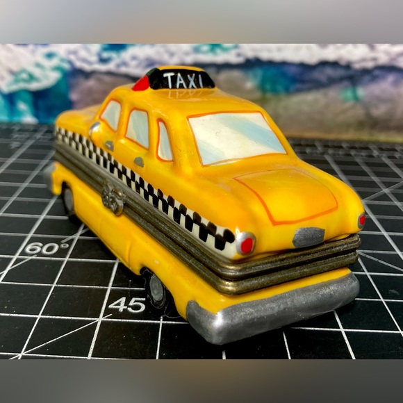 RARE Vintage Yellow Taxi Cab Limoges Style Hinged Trinket Box - Picture 4 of 15